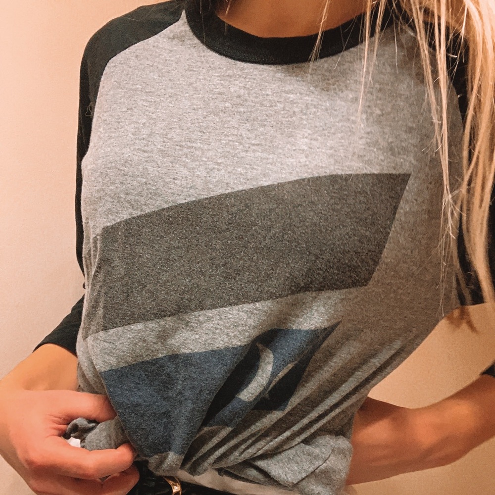 Hurley top
